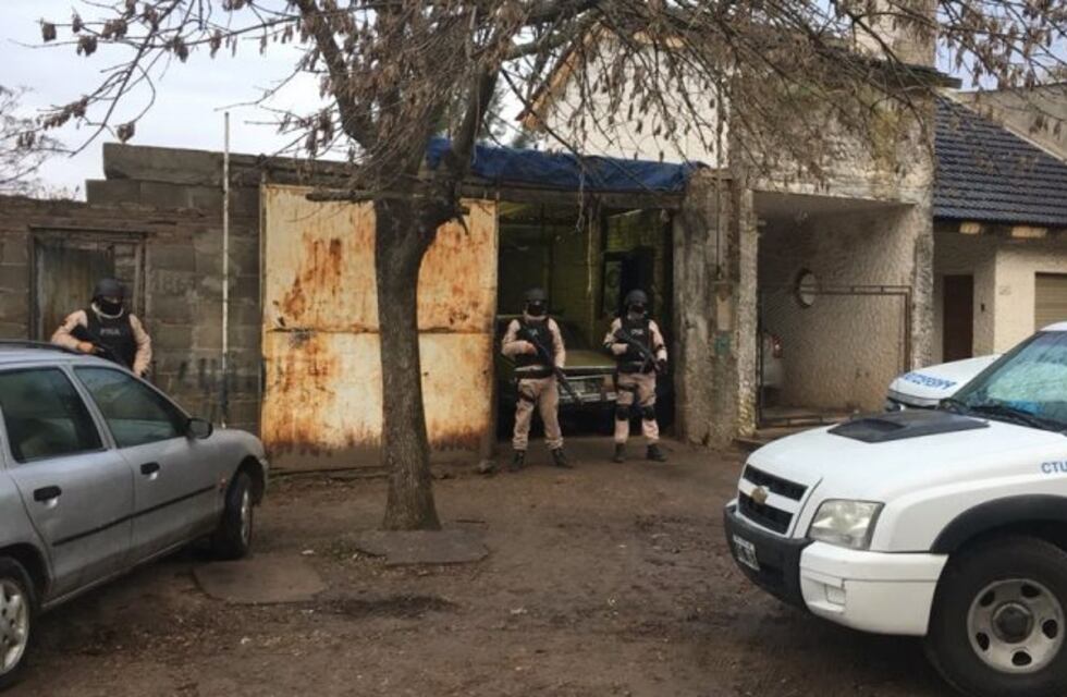 Prefectura allanó casas de zona oeste por narcotráfico y la recibieron a los tiros