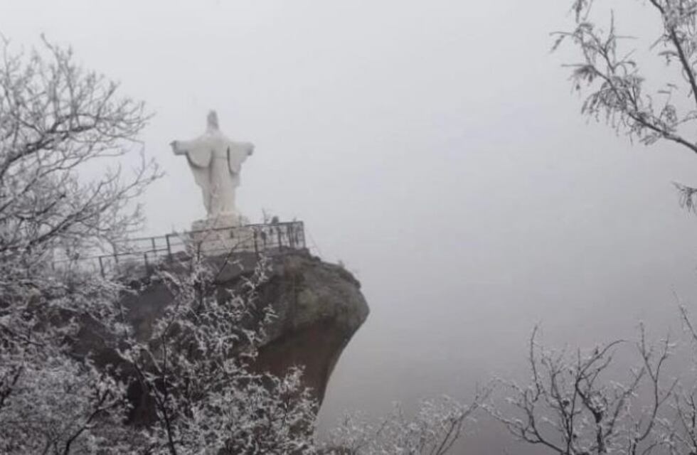 Con las bajas temperaturas la nieve se hizo presente en Catamarca