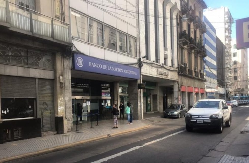 Bancos de Rosario seguirán atendiendo de 8.15 a 13.15 en la nueva fase