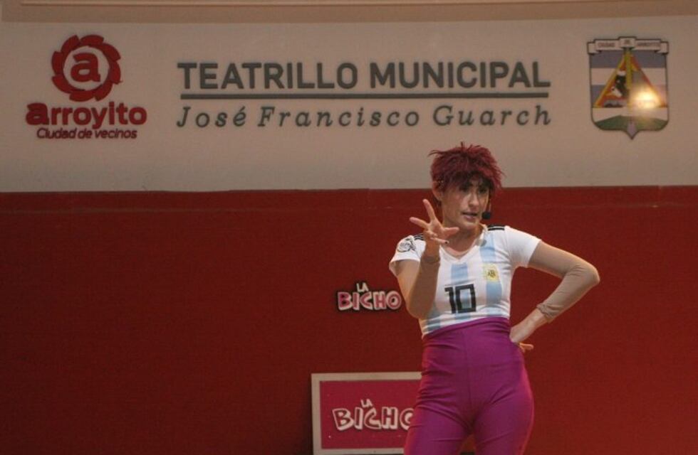 La Bicho dio inicio al ciclo teatral Abriendo Telones en Arroyito