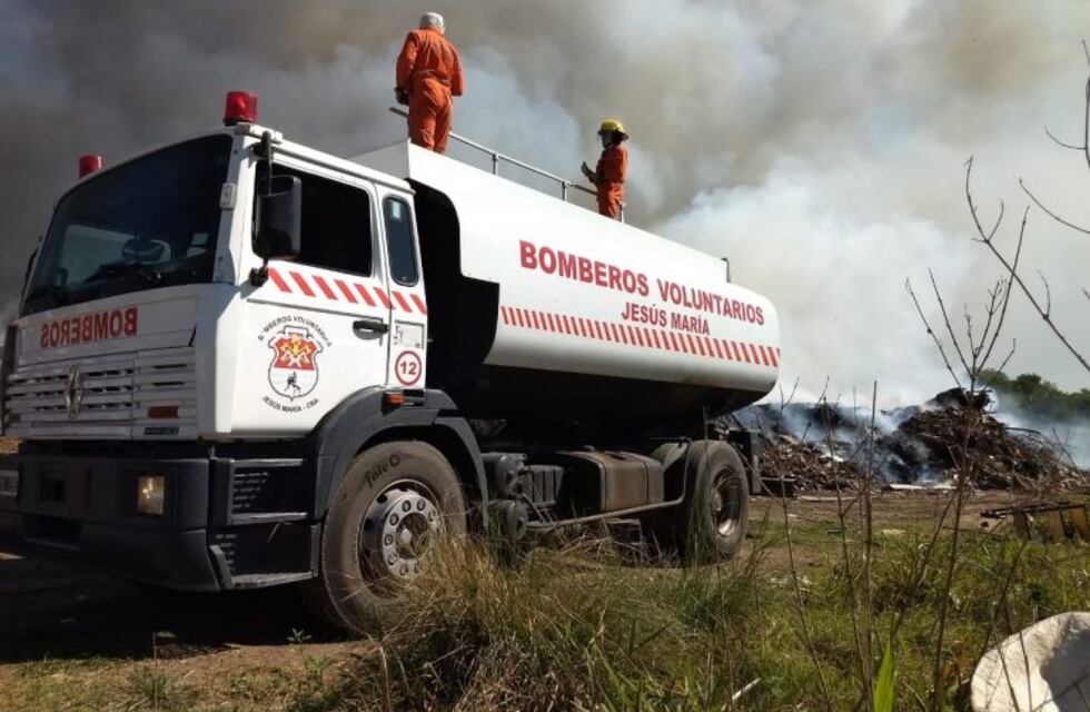 Colonia Caroya: se prendió fuego el basural de verdes municipal