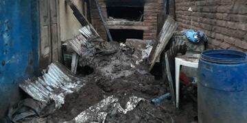 Se derrumbó la cocina de una precaria construcción