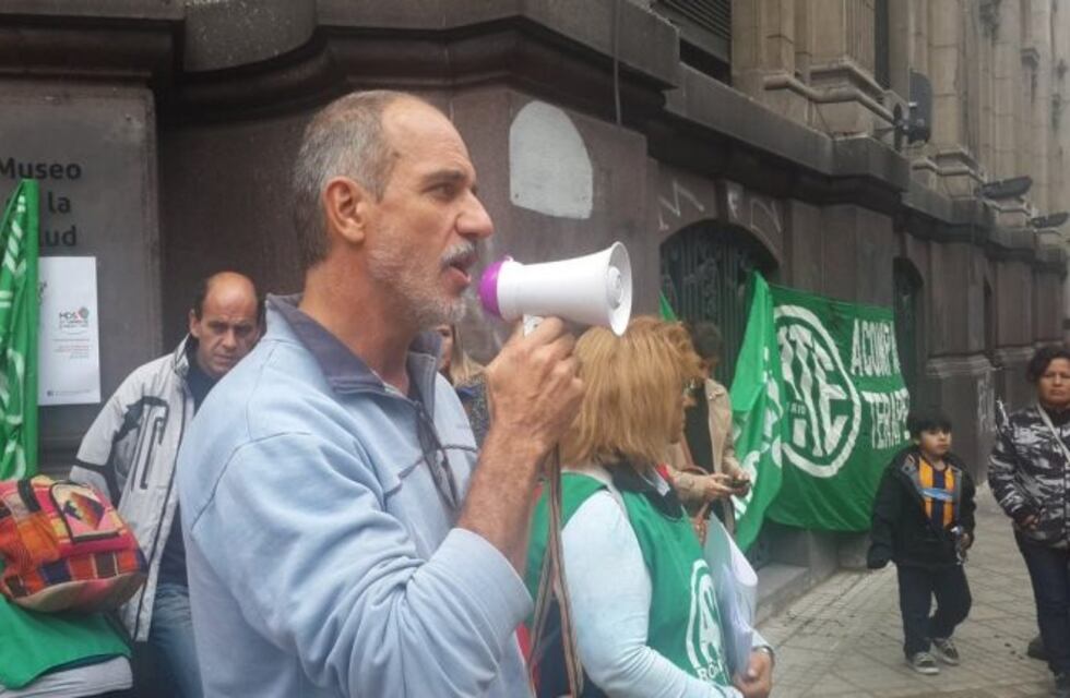 Trabajadores de ATE Rosario se movilizaron en el marco del paro nacional lanzado por el gremio