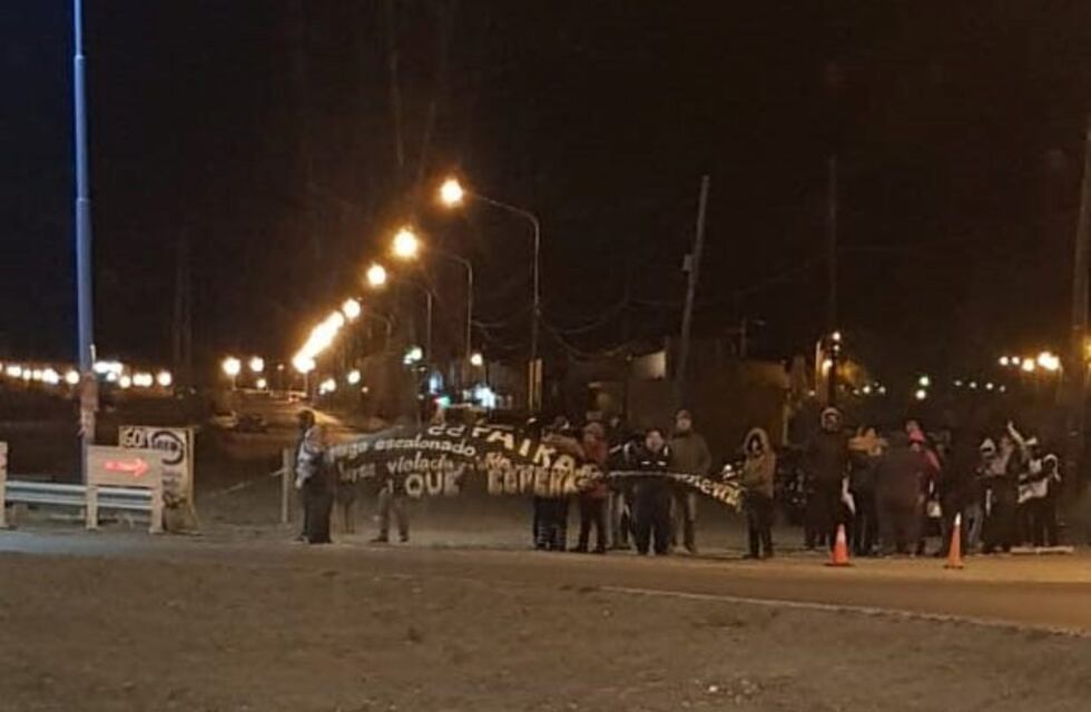 Docentes cortan la ruta para la industria petrolera y hoy hay movilización