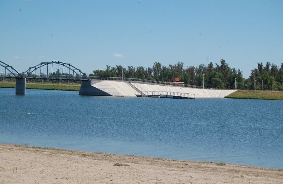 "Los Espejos de Agua" un lugar ideal para disfrutar de un domingo con música, playa y diversión