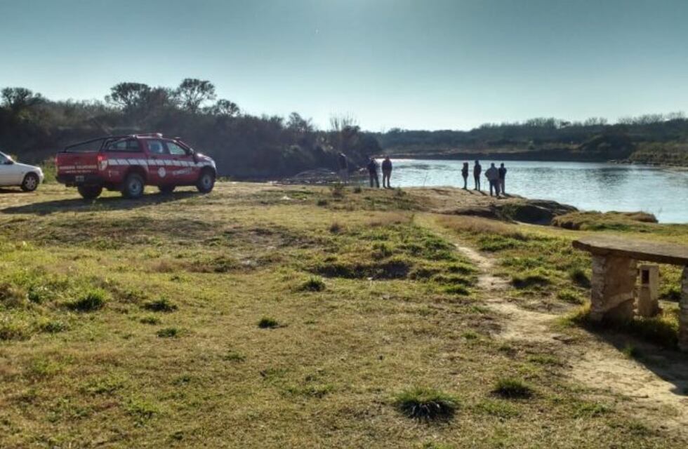 Bomberos rescataron el cuerpo sin vida de una persona que se ahogó en el río Saladillo