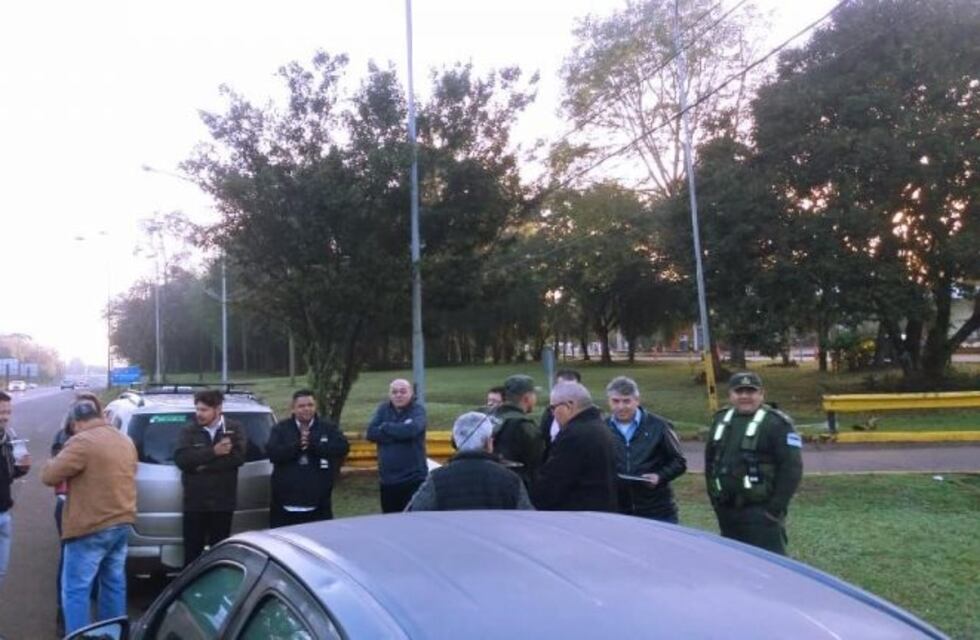 Trabajadores del volante se manifiestan en la frontera de Iguazú