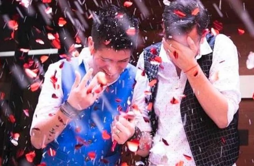 Se casó Matías Bertolotti, meteorólogo de TN, con su novio Gabriel Kordich