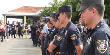 Puente Posadas Encarnación del lado paraguayo con un corte realizado por paseros y pequeños importadores\u002E (Misiones Online)