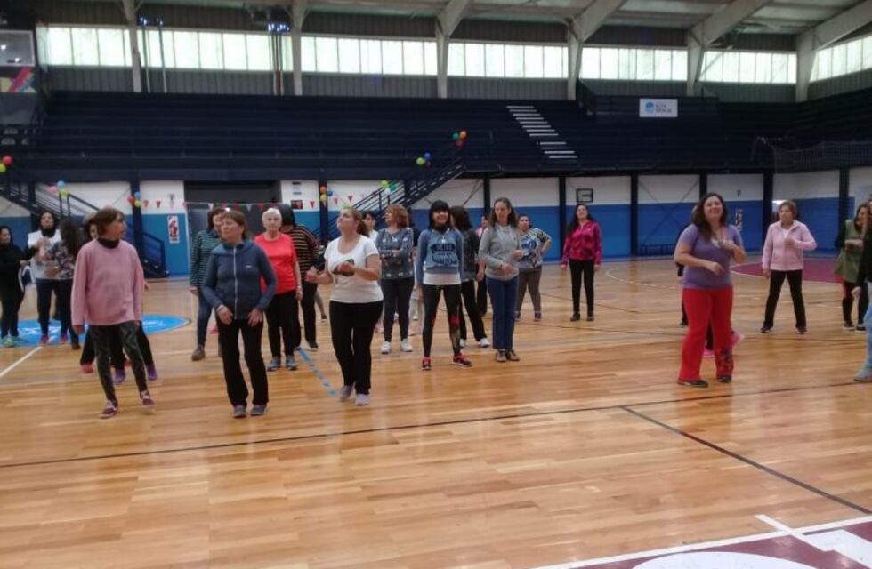 Alta Gracia festejó el Día del Amigo en el Polideportivo Municipal