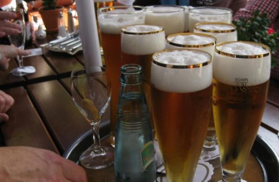 Quieren prohibir los "happy hour" en Córdoba para evitar el consumo masivo de alcohol