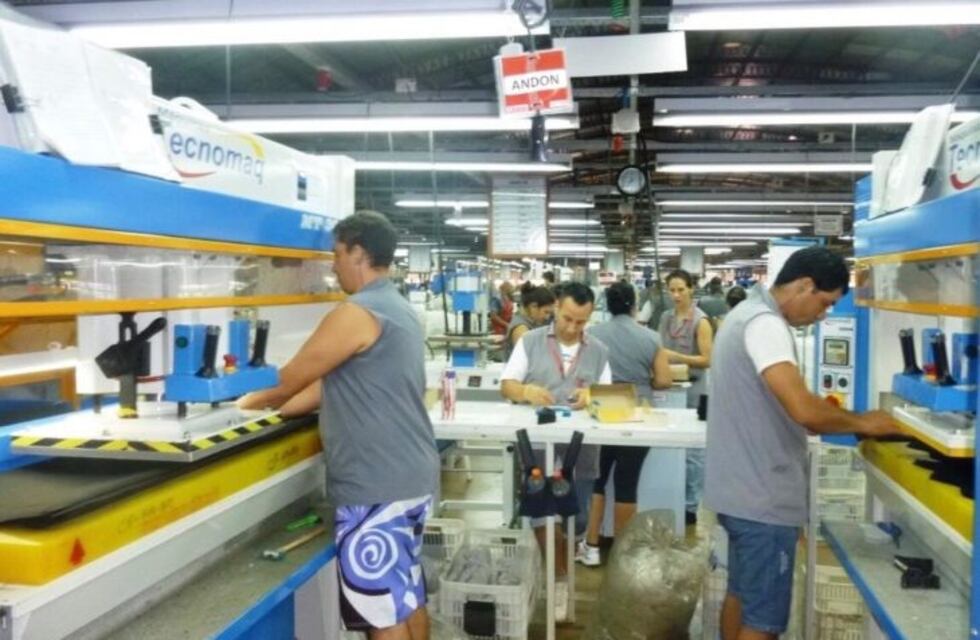 Dass comenzaría a fabricar zapatillas de otra marca gigante de Estados Unidos