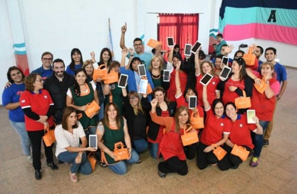 Docentes recibirán sus tabletas este lunes y martes