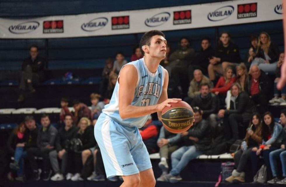 Iván Gómez Lepez rumbo al Provincial U-19 de básquet