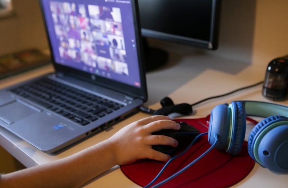 Zoompamento en Azul: organizan el primer camping virtual para chicos