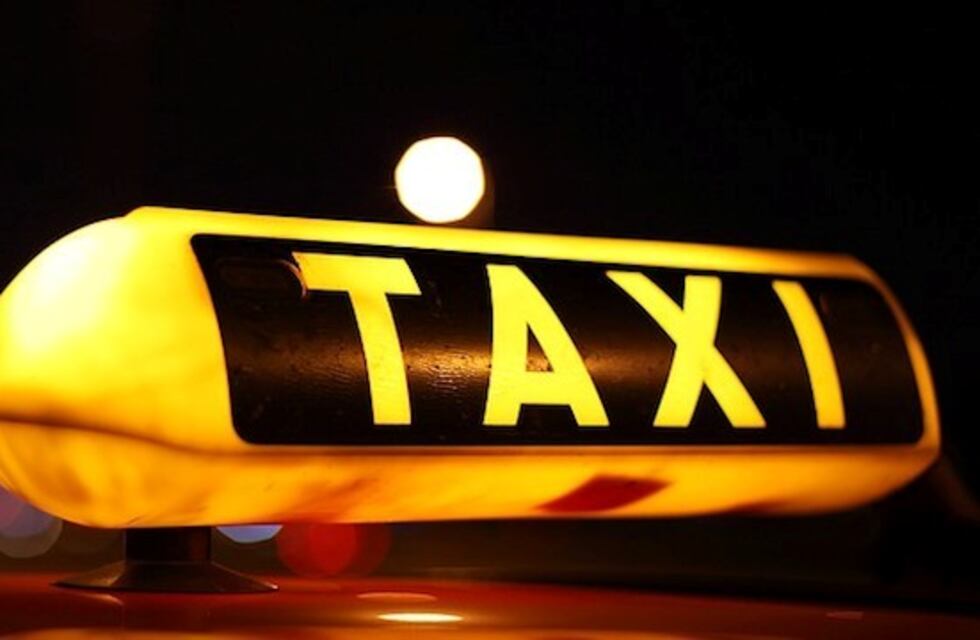Asaltaron a un taxista en barrio Belgrano