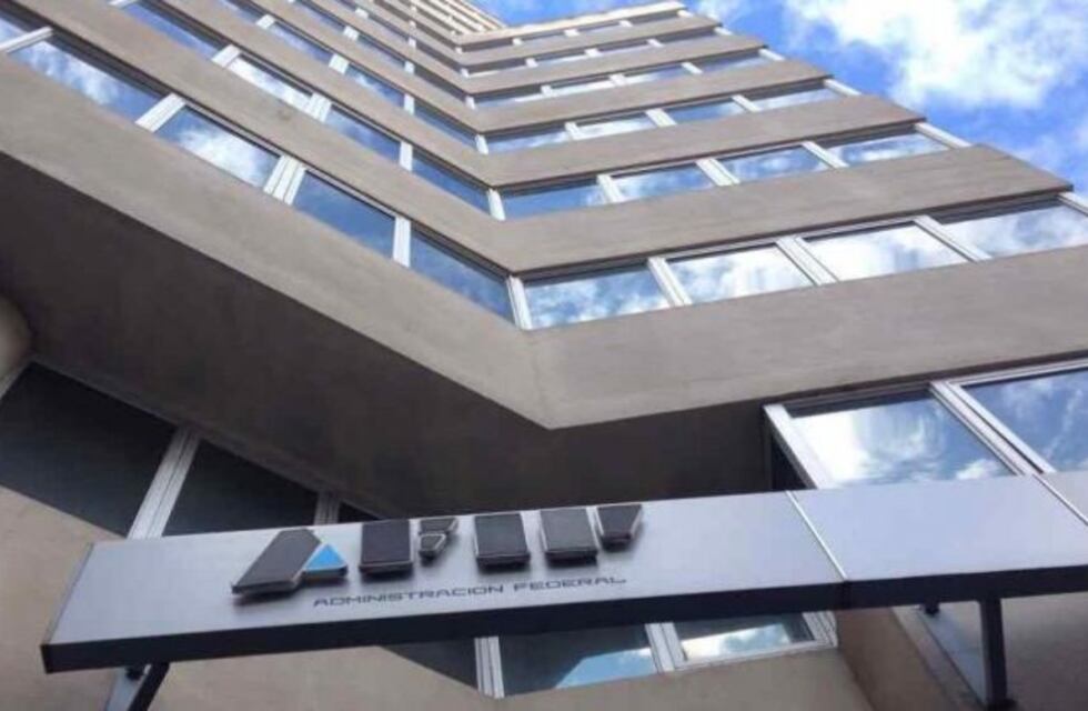 Detectan controladores fiscales adulterados en supermercados "chinos"