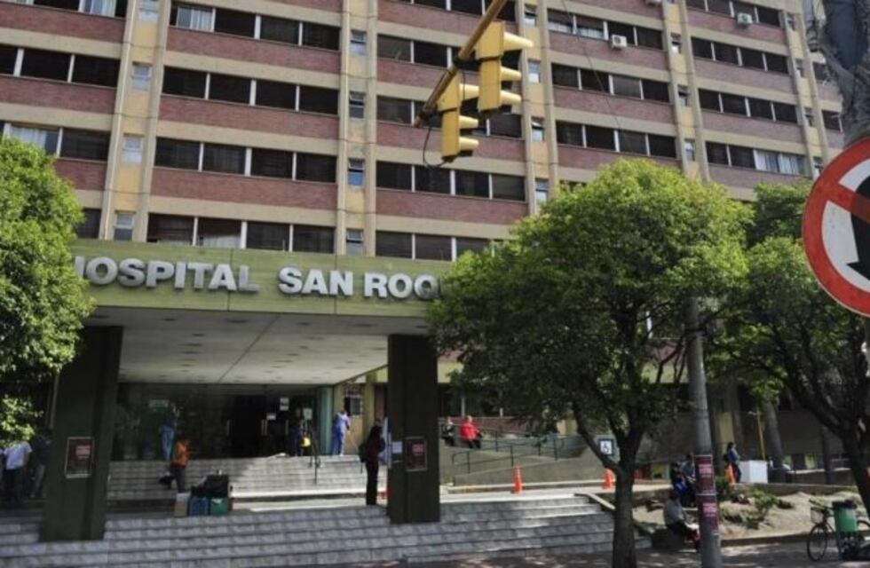 Murió el empleado que cayó al vacío en el Hospital San Roque