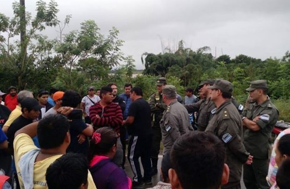 Bagayeros cortaron el acceso a Aguas Blancas