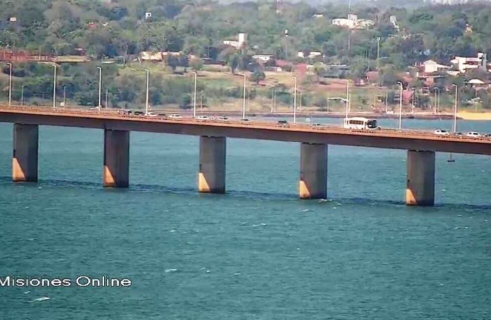 La gente soporta 45°C al sol para comprar en Paraguay