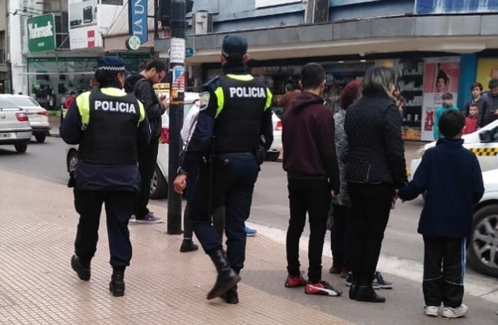 Robaron una camioneta en el microcentro tucumano