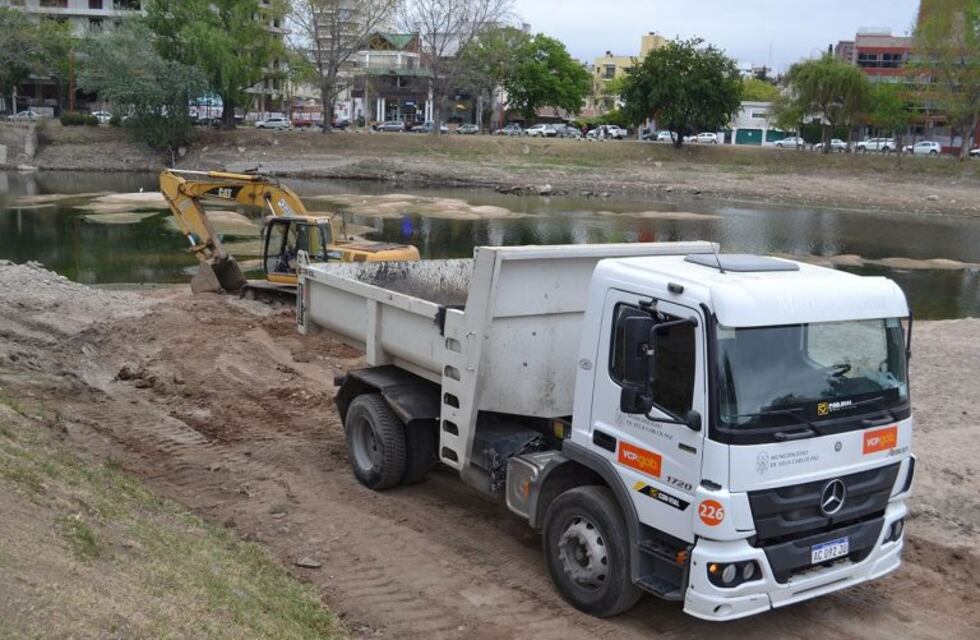 Se inició la tercera etapa de "Extracción de Áridos" en el Lago San Roque