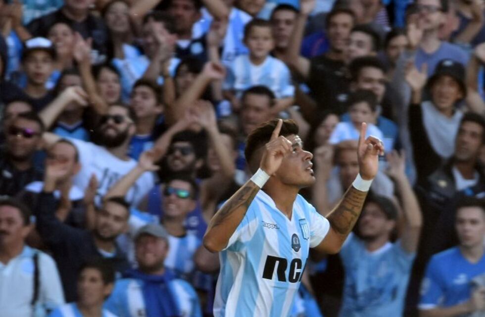 Racing goleó 4-1 a Tigre en la reanudación del partido