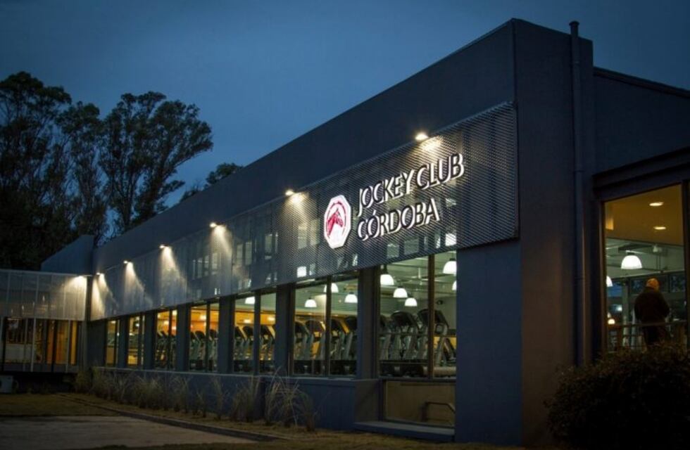 Empleados del Jockey Club se movilizan en contra de los recortes salariales