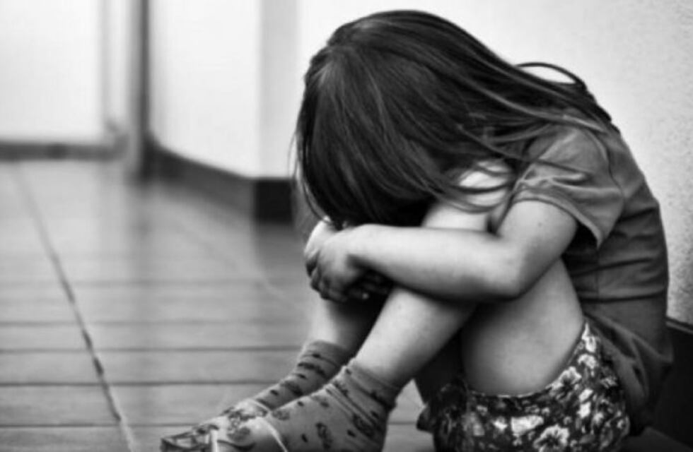 Santiago: una madre le pidió a su hija que vaya a buscar un casco para la moto y la abandonó