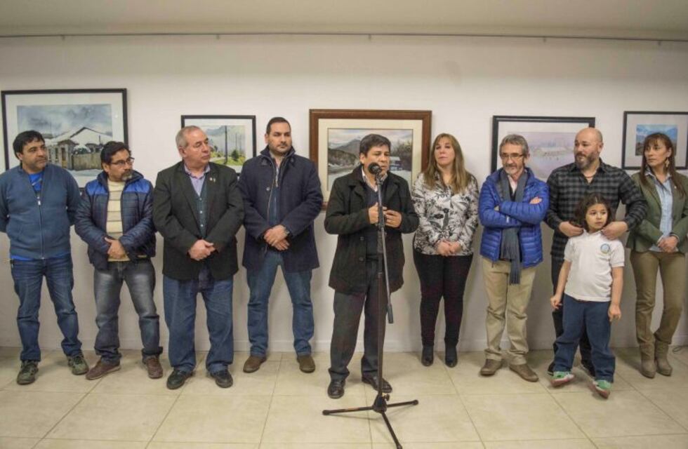 Cultura fueguina: Los artistas Eduardo Nicolai y Marcelo Morais exponen sus pinturas en Ushuaia