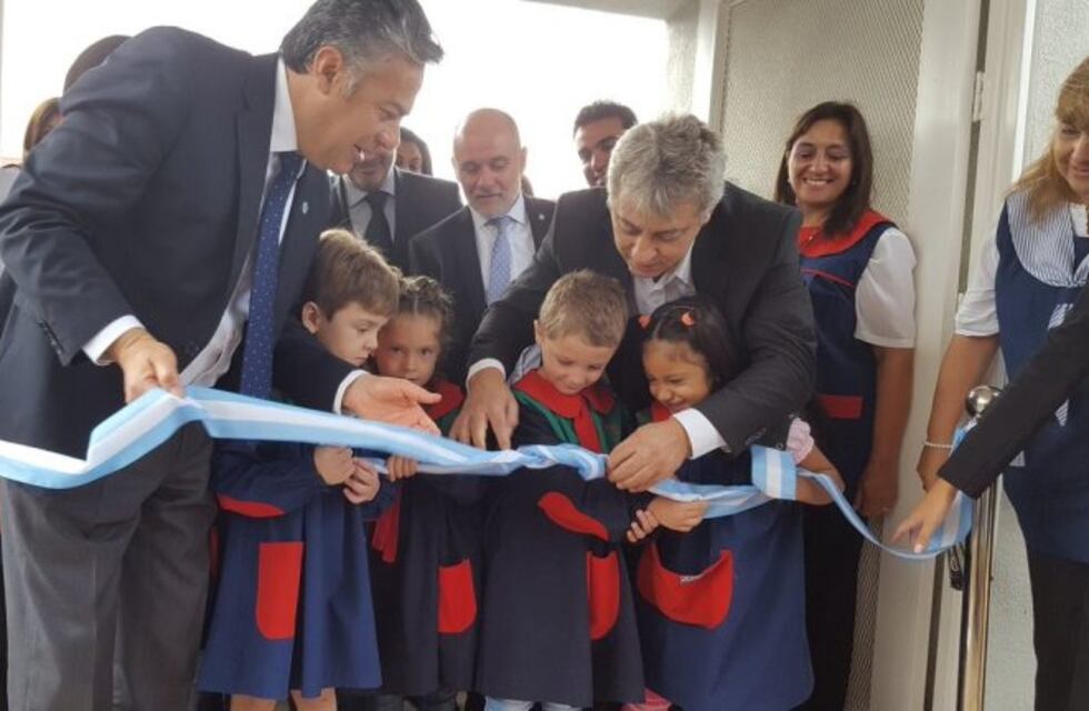 El aumento por decreto a docentes salió publicado en el Boletín Oficial