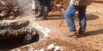 Los trabajos siguen porque no encuentran la pérdida en el caño\u002E