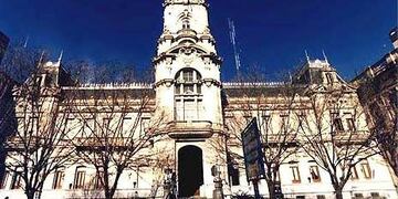 Adhieren a la retención de tareas, siete departamentos del Palacio Municipal