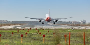 El avión Piper PA-46 Malibu, propiedad del dueño del equipo Cardiff City y que transportaba de la ciudad francesa de Nantes hacia Cardiff (Reino Unido) al jugador de fútbol argentino Emiliano Sala, desapareció mientras cruzaba el Canal de la Mancha en la noche de este lunes\u002E DPA