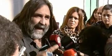 Roberto Baradel se acercó a la escuela de Moreno donde estalló una estufa y murieron dos personas\u002E