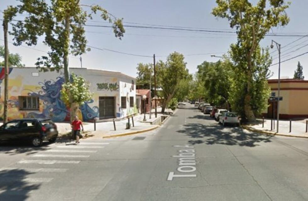 Tres heridos tras un choque entre un camión y un micro