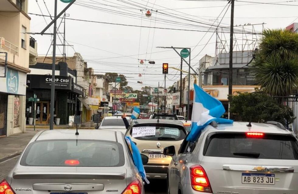"Banderazo por la República" en Punta Alta