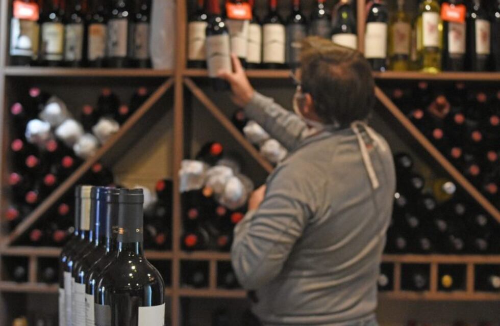 Subastan 97.000 botellas desde $1.050.000 tras quiebra de vinoteca de Rosario