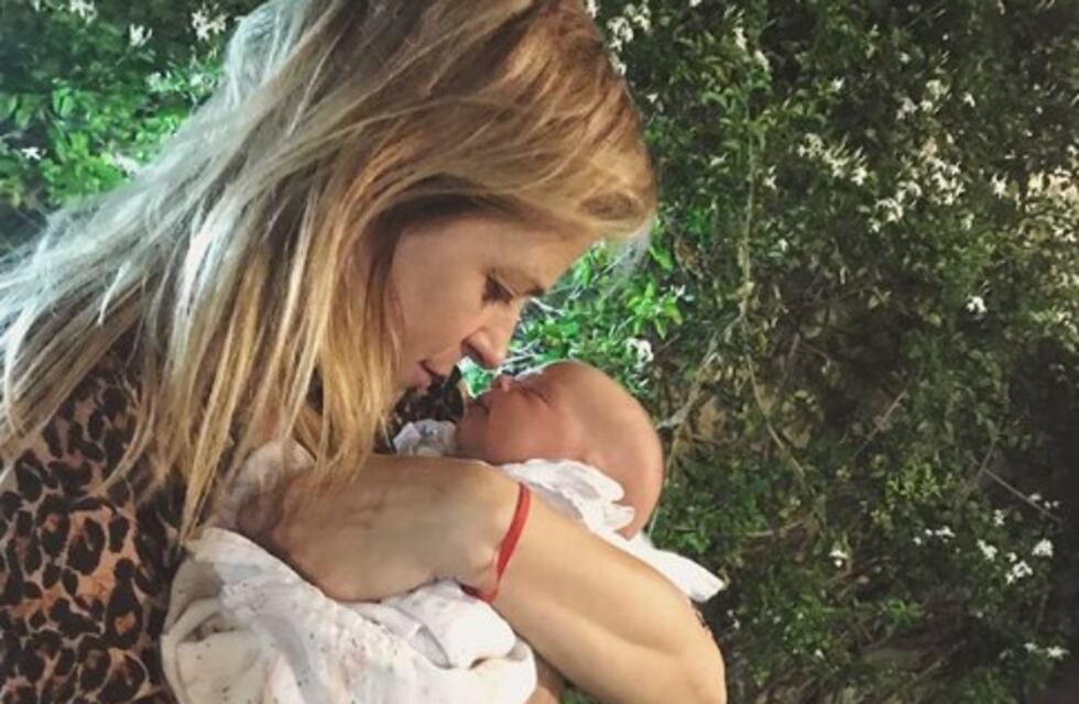 El tierno video de la hija de Eugenia Tobal bailando al ritmo de su perro Torito