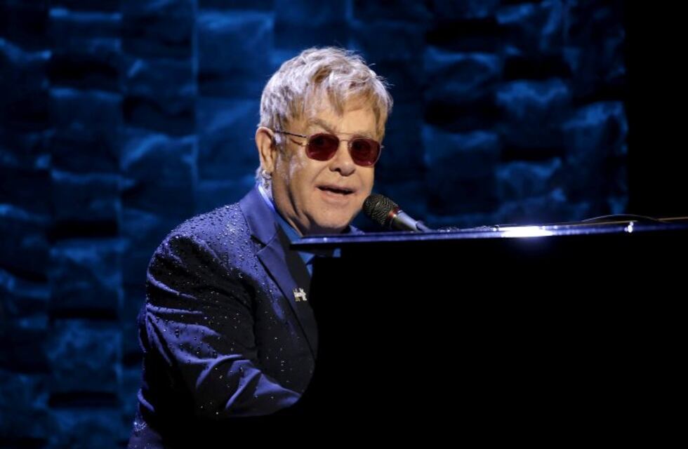 Elton John canceló conciertos por una infección que contrajo en Sudamérica