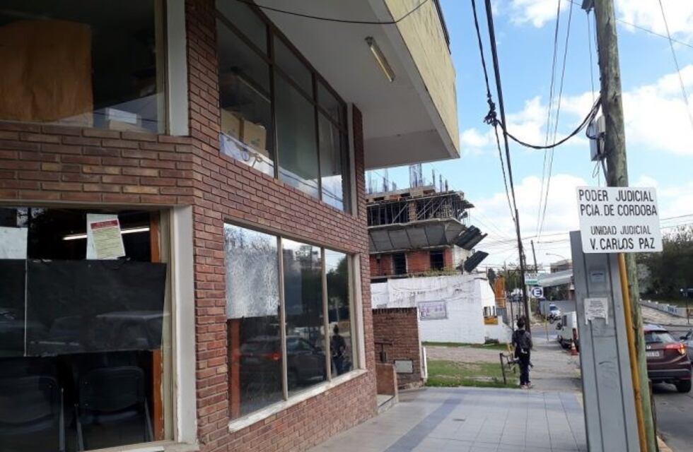 Padres denuncian abusos por parte de un alumno en una escuela de Carlos Paz