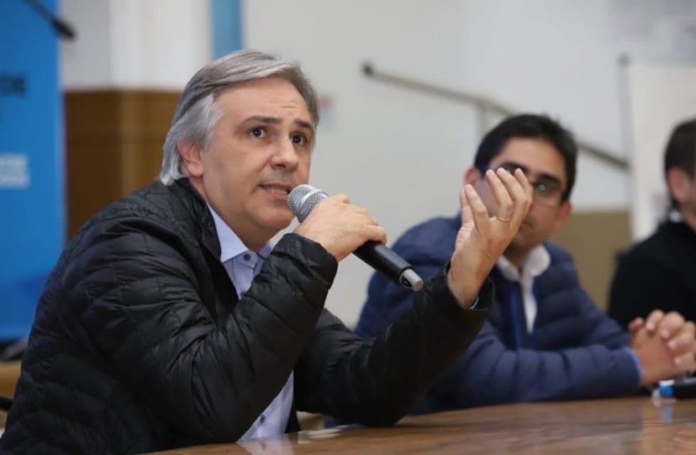 Llaryora participó en la presentación de la nueva edición del Procrear