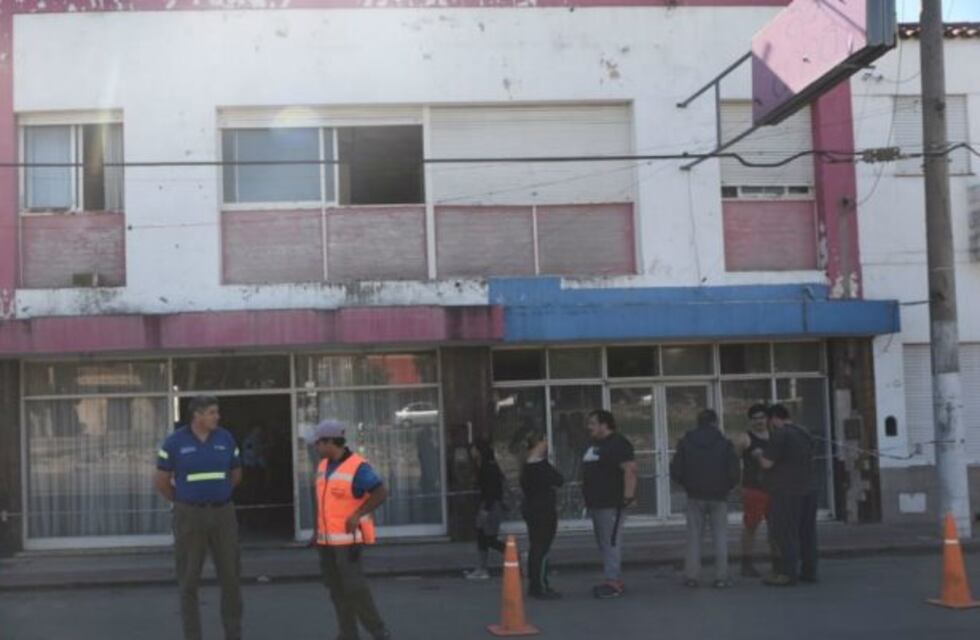 Falleció un hombre por un incendio en un hotel de La Falda