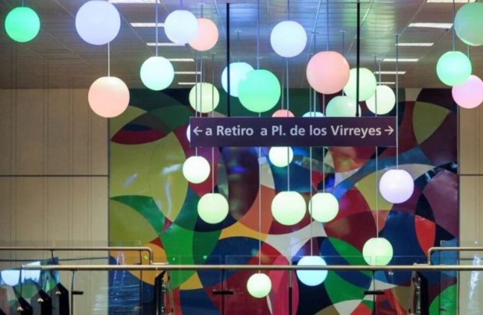 Tres estaciones de la línea E de subtes llevarán nombres de mujeres elegidos por los vecinos