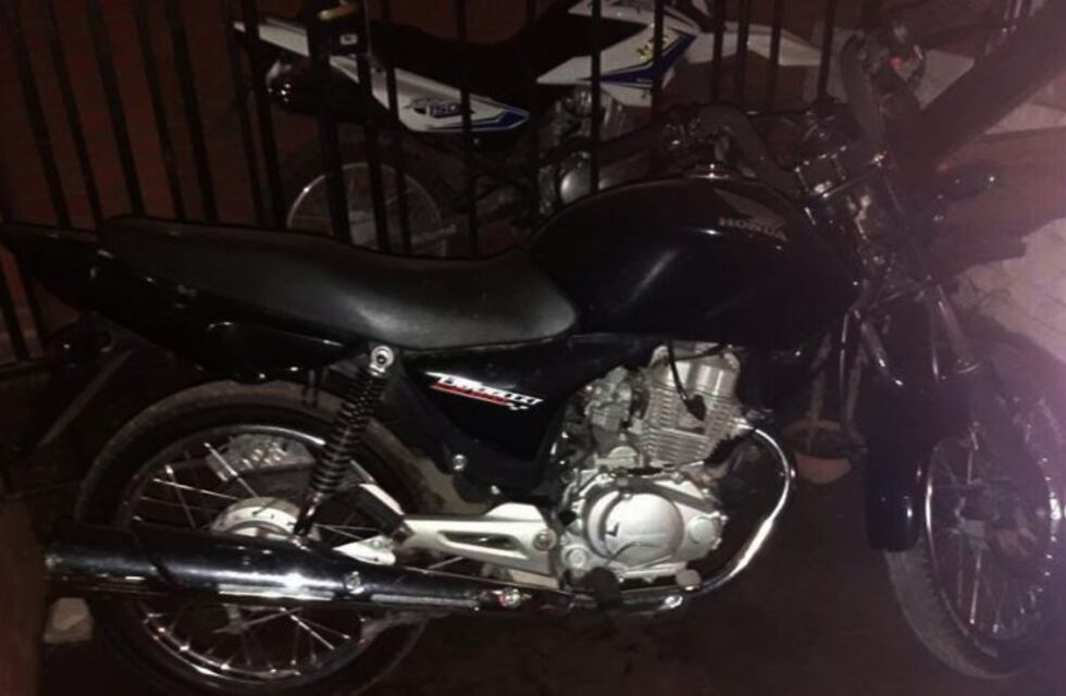 Violentaron el candado de la reja y se robaron dos motos de una vivienda de barrio Suizo