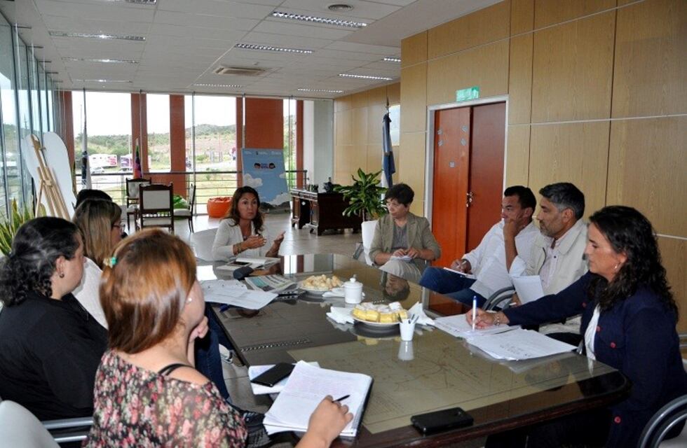 La Ministra de Educación de San Luis se reunió con el gremio UTEP