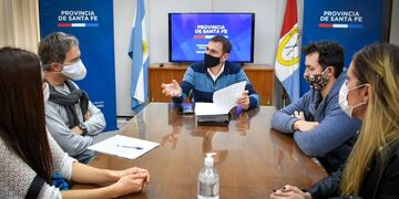 El secretario de Comercio Interior de Santa Fe, Juan Marcos Aviano, recibió a la Asociación de Jardines Particulares de Rosario y la región junto a representantes de salones de eventos para coordinar asistencia económica de emergencia\u002E (@jmaviano)