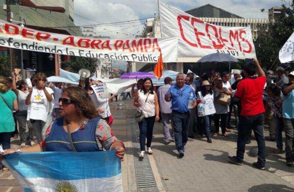 La semana comienza con anuncio de huelga docente