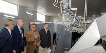 Autoridades recorren instalaciones de una pyme en El Carmen, Jujuy
