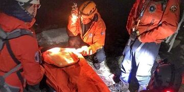 Rescate en Laguna Esmeralda FOTO: Grupo de Rescate Ushuaia